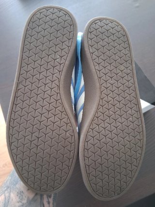 Zapatillas Adidas Azul y Blanco tallam pequeño
