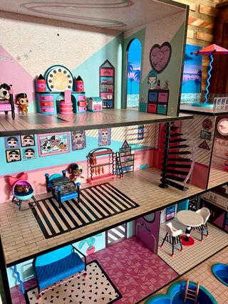 Casa LOL Surprise Madera con Accesorios
