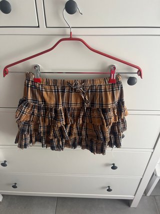 Falda pantalón cuadros volantes
