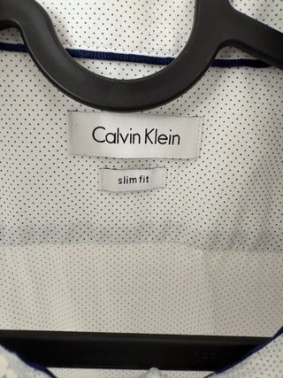 Camisa Calvin Klein blanca con microestampado