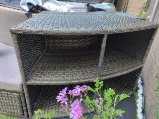 Mueble para spa circular exterior/Bar with shelves