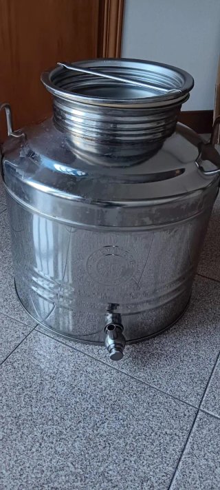 Fusto in acciaio inox 30 litri con rubinetto