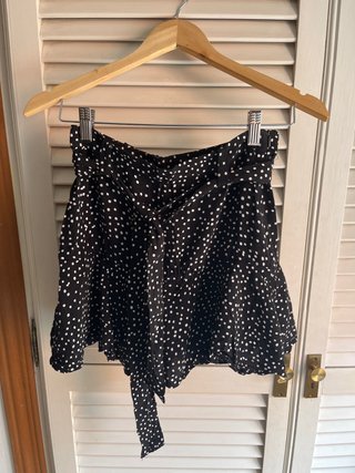 Falda Zara negra lunares blancos
