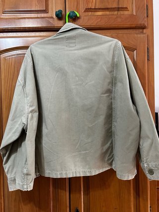 Chaqueta Zara verde oliva