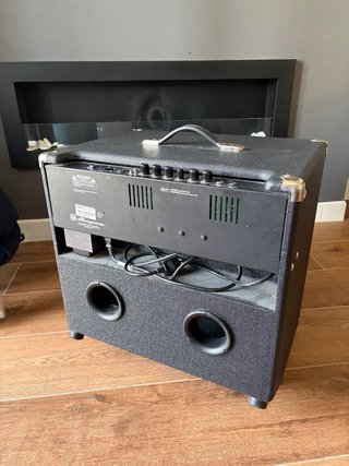 Ampeg BA115W Amplificador Bajo