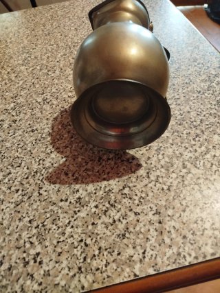 Tetera antigua de estaño para decoración