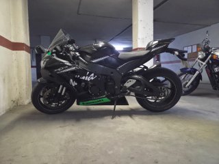 Kawasaki ZX-10RR Negra y Verde