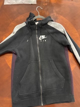 Sudadera Nike con cremallera y capucha