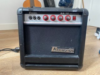 Bajo Eléctrico Samick + Amplificador + Correa