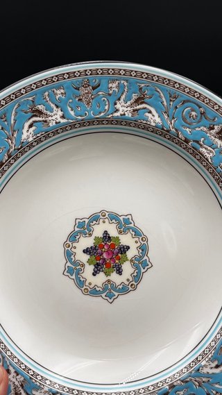 Wedgwood Florentine 8 Piatti Fondi con difetti