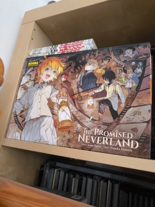 Manga the Promised Neverland completa en caja