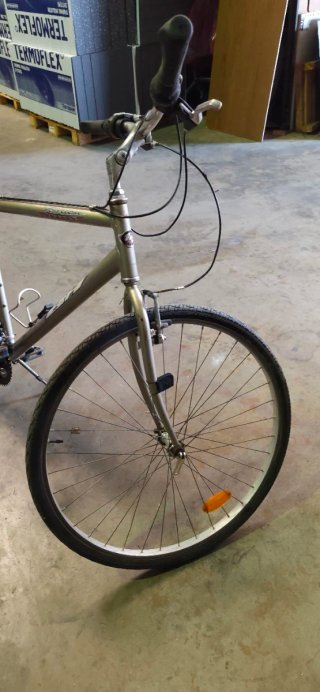 Bicicleta Híbrida Gris
