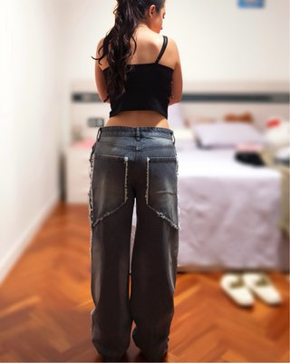 Pantalón vaquero recto desgastado