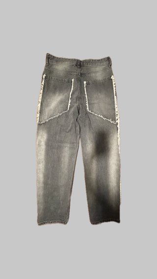 Pantalón vaquero recto desgastado