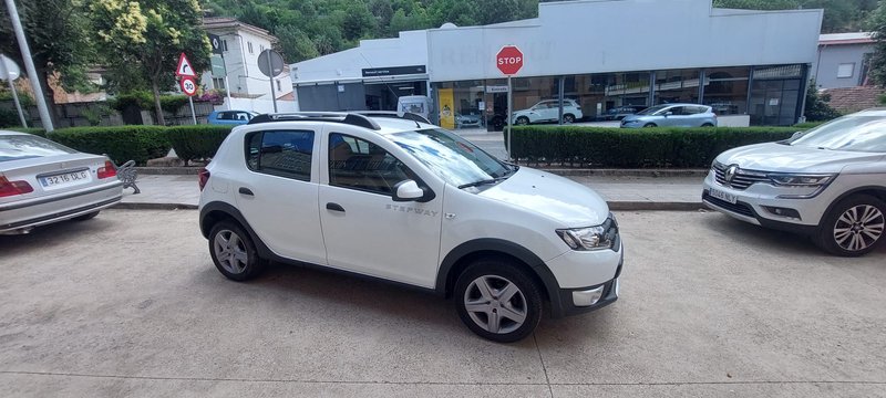 Dacia Sandero 2015 - foto 1