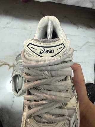 ASICS Gel-Kayano Talla 41 Beige/Plata