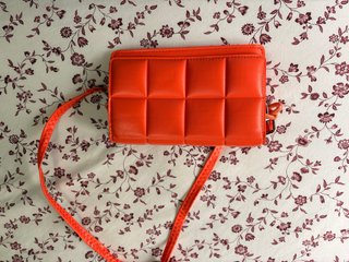 Bolso naranja acolchado mujer