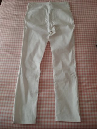 Pantalón pitillo blanco