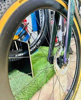 Bicicleta Gravel Carbono Evil Di2