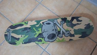 Monopatín Skull Monkeys Camuflaje