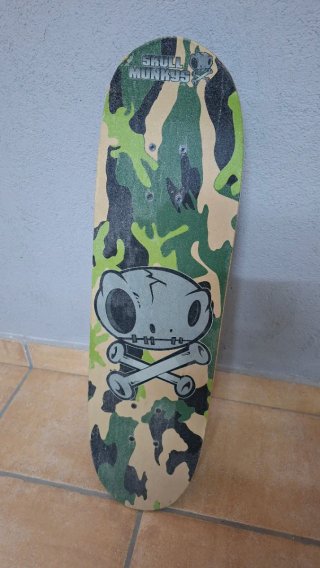 Monopatín Skull Monkeys Camuflaje