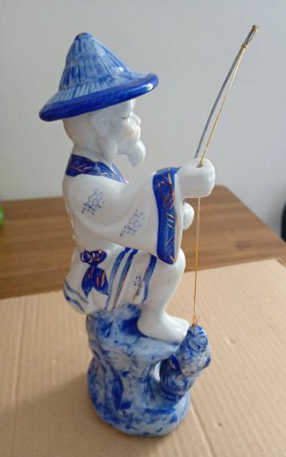 Figura Pescador Porcelana Azul Blanco