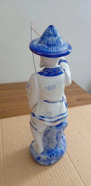 Figura Pescador Porcelana Azul Blanco