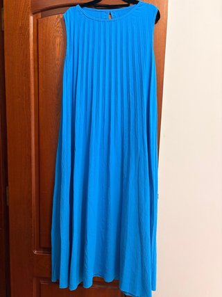 Vestido largo azul sin mangas