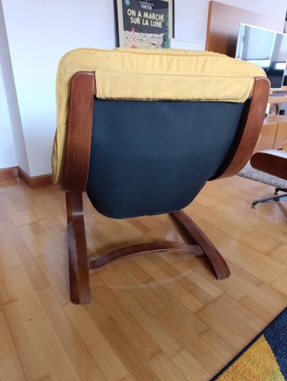 Sillón de madera tapizado amarillo/mostaza