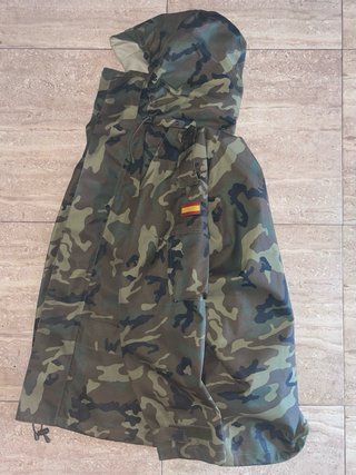 Chaqueta impermeable camuflaje
