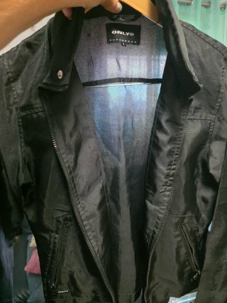 Chaqueta ONLY negra entallada