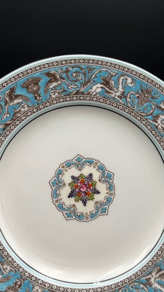 Wedgwood Florentine 9 Piatti Piani con difetti