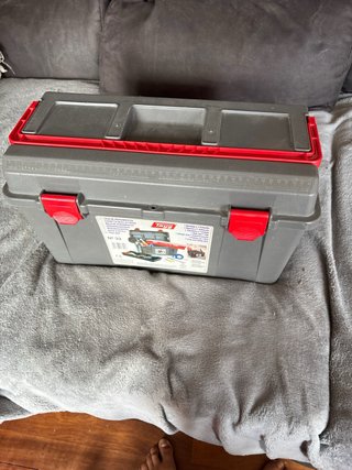 Caja de herramientas con accesorios