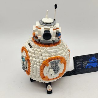 Lego BB-8 Star Wars sculpture