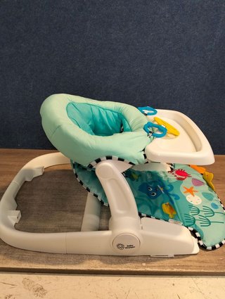 Baby Einstein, Asiento para el piso 2 en 1 Sea of Support, con bandeja desmontable y juguetes