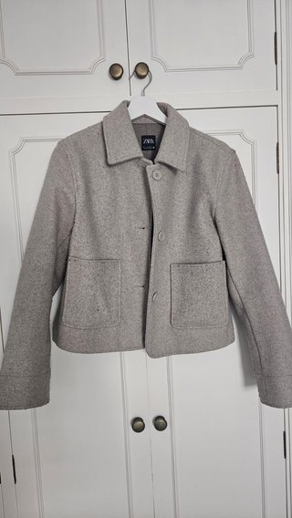 Chaqueta Zara Gris Corta
