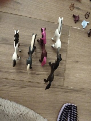 Playmobil 5 caballos, 2 jinetes y elementos...