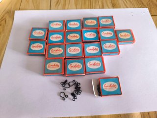 Cajas de Corchetes con Muelle