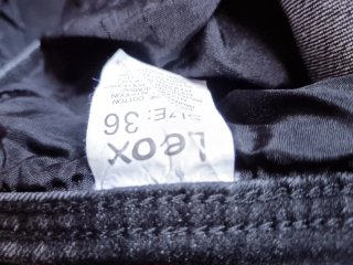 Pantalones vaqueros Leons negros rotos