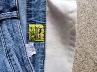 Pantalones vaqueros Leons negros rotos