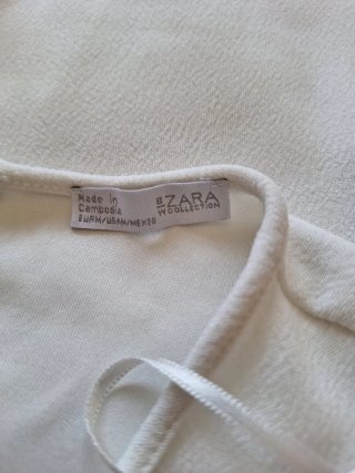 Mono Zara blanco hombros descubiertos