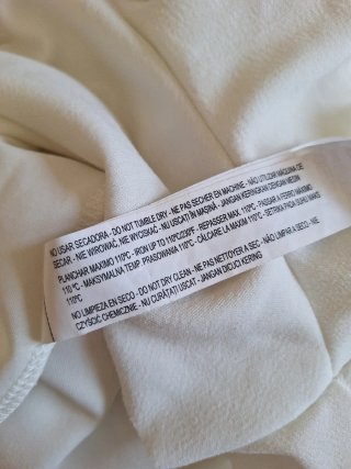Mono Zara blanco hombros descubiertos