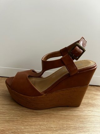Sandalias Marypaz T-Strap Cuña Marrón