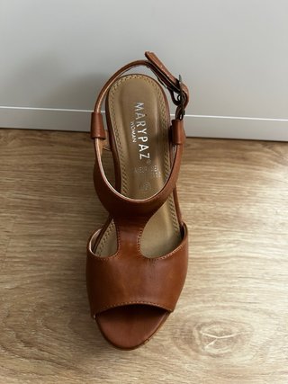 Sandalias Marypaz T-Strap Cuña Marrón