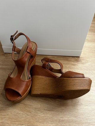 Sandalias Marypaz T-Strap Cuña Marrón