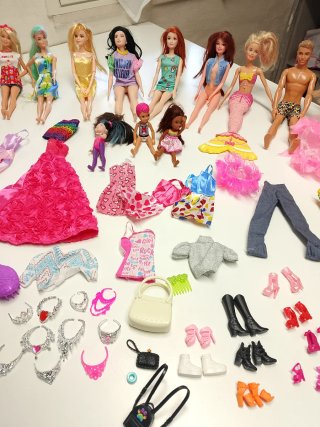 Camper Barbie con 11 Barbie e accessori
