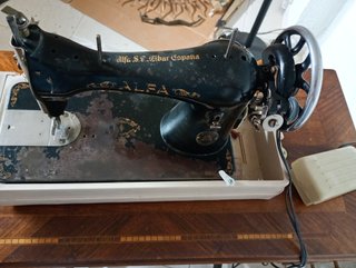 Máquina de coser Alfa vintage