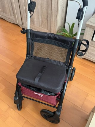 Andador Playcare con asiento y cesta