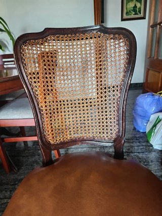 Sillas de salón comedor de madera y ratán