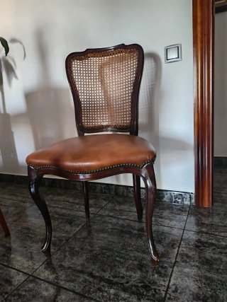 Sillas de salón comedor de madera y ratán